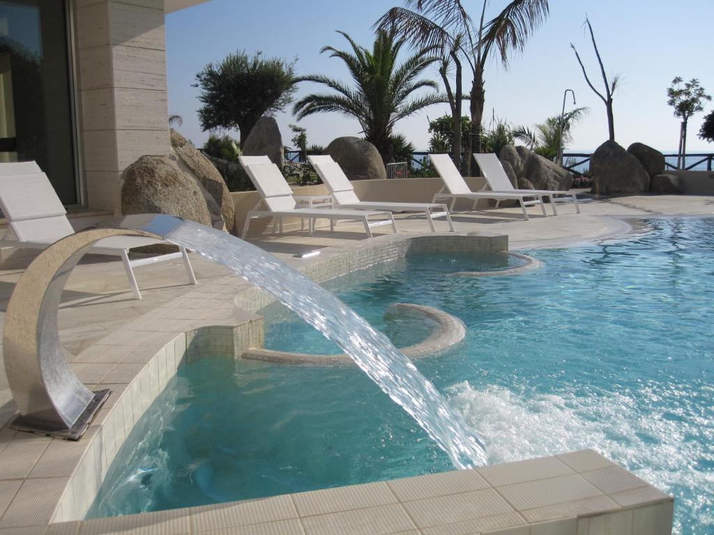 Hotel Villaggio Cala Di Volpe Capo Vaticano Kültér fotó