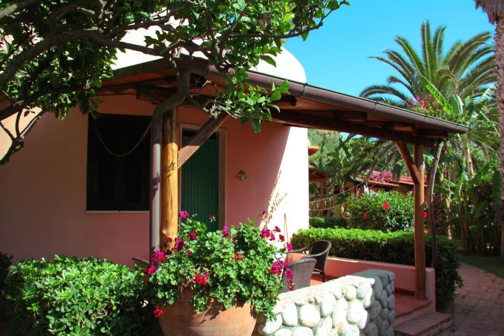 Hotel Villaggio Cala Di Volpe Capo Vaticano Szoba fotó