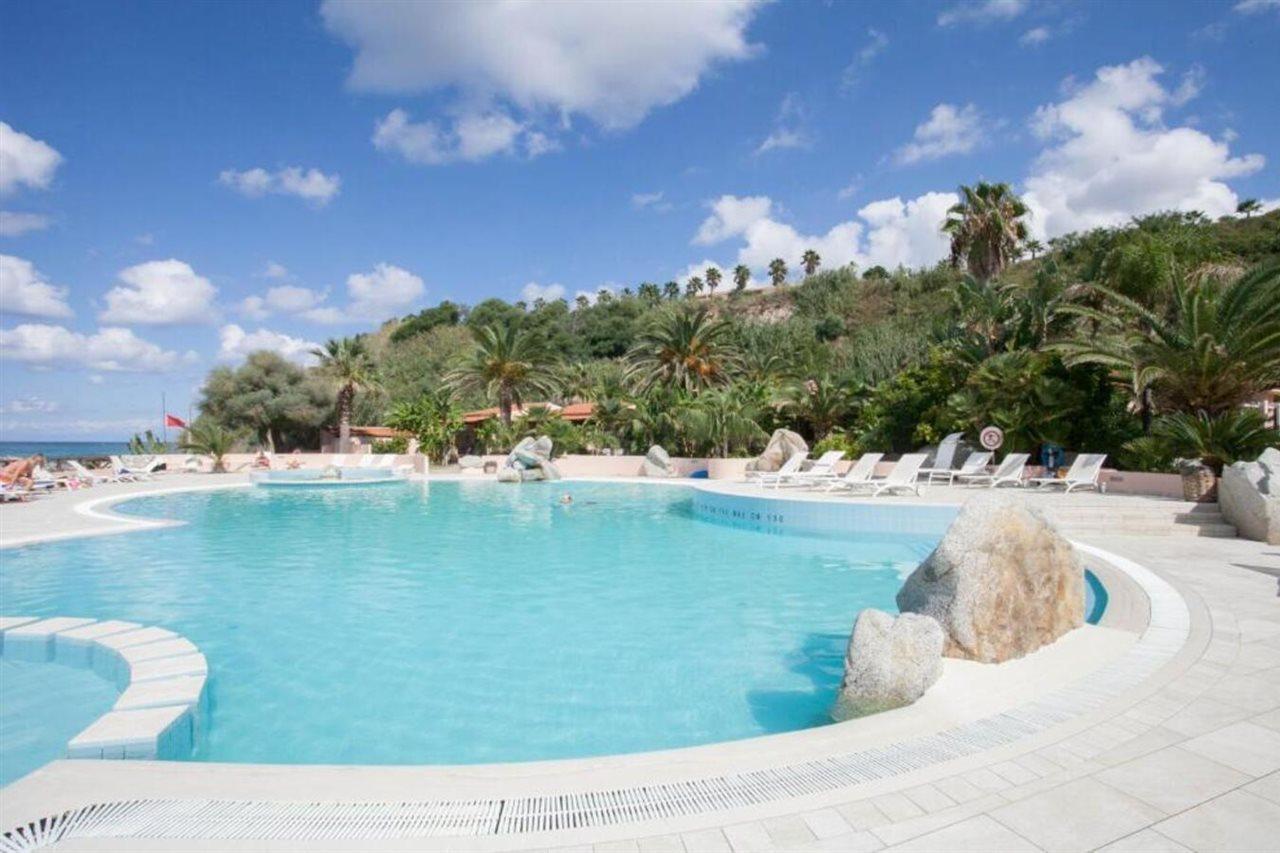 Hotel Villaggio Cala Di Volpe Capo Vaticano Kültér fotó