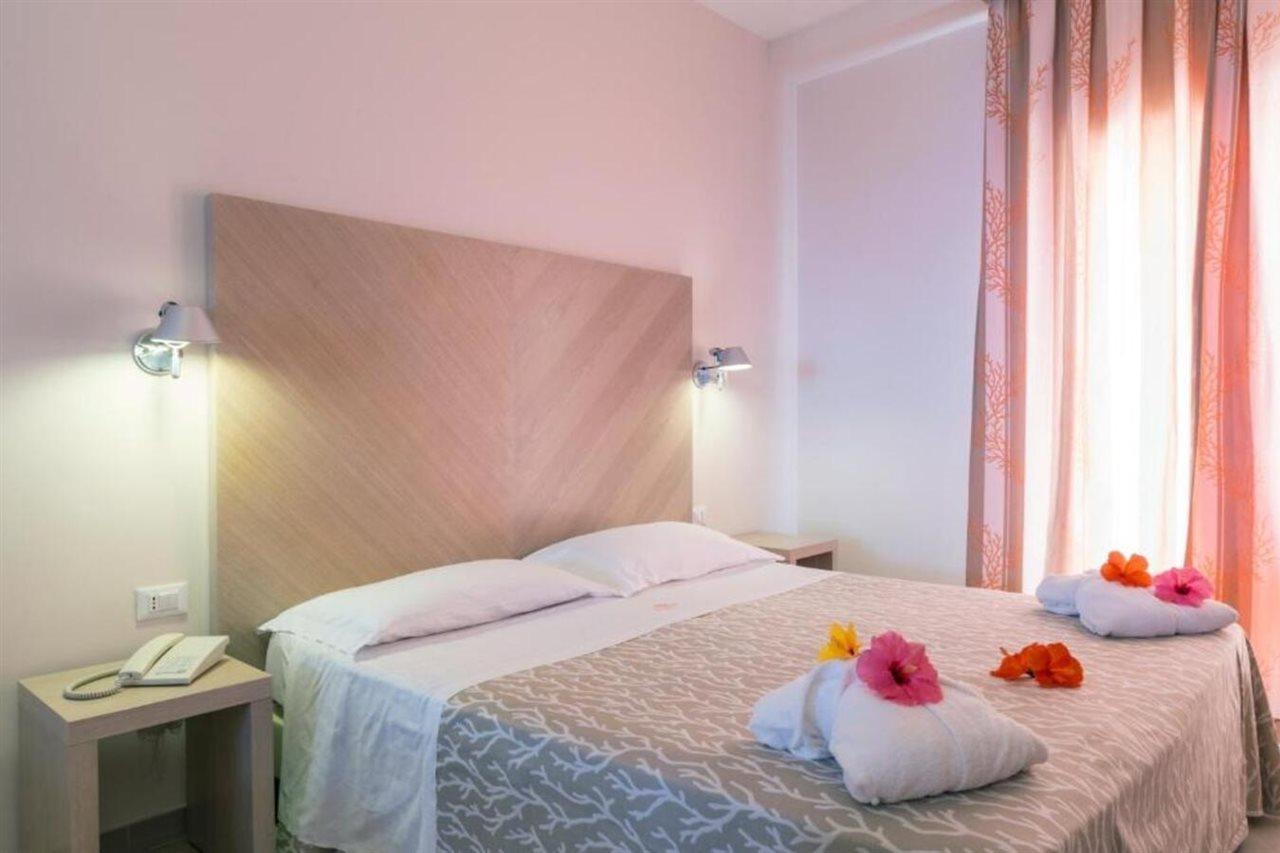 Hotel Villaggio Cala Di Volpe Capo Vaticano Kültér fotó