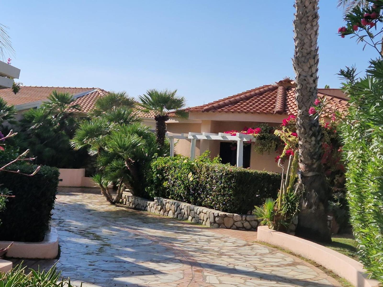 Hotel Villaggio Cala Di Volpe Capo Vaticano Kültér fotó