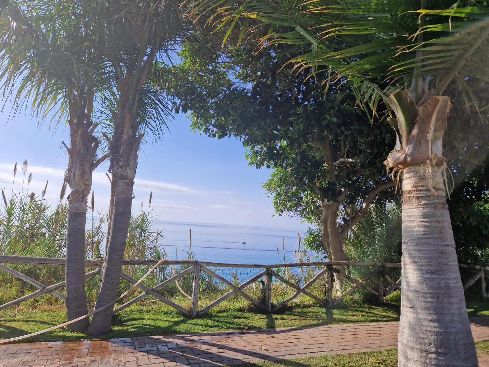 Hotel Villaggio Cala Di Volpe Capo Vaticano Kültér fotó