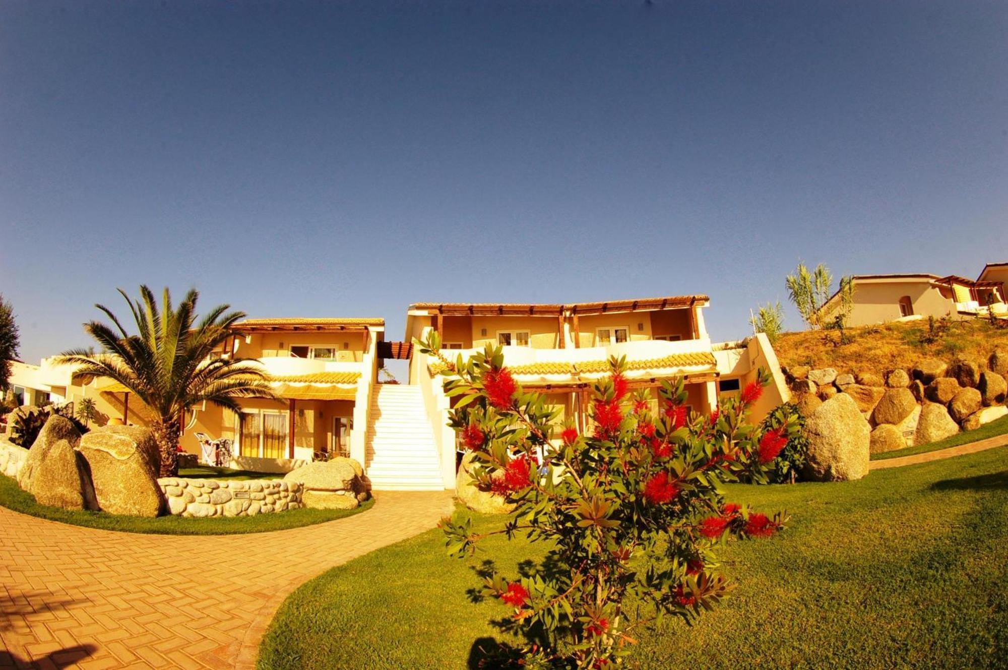 Hotel Villaggio Cala Di Volpe Capo Vaticano Kültér fotó