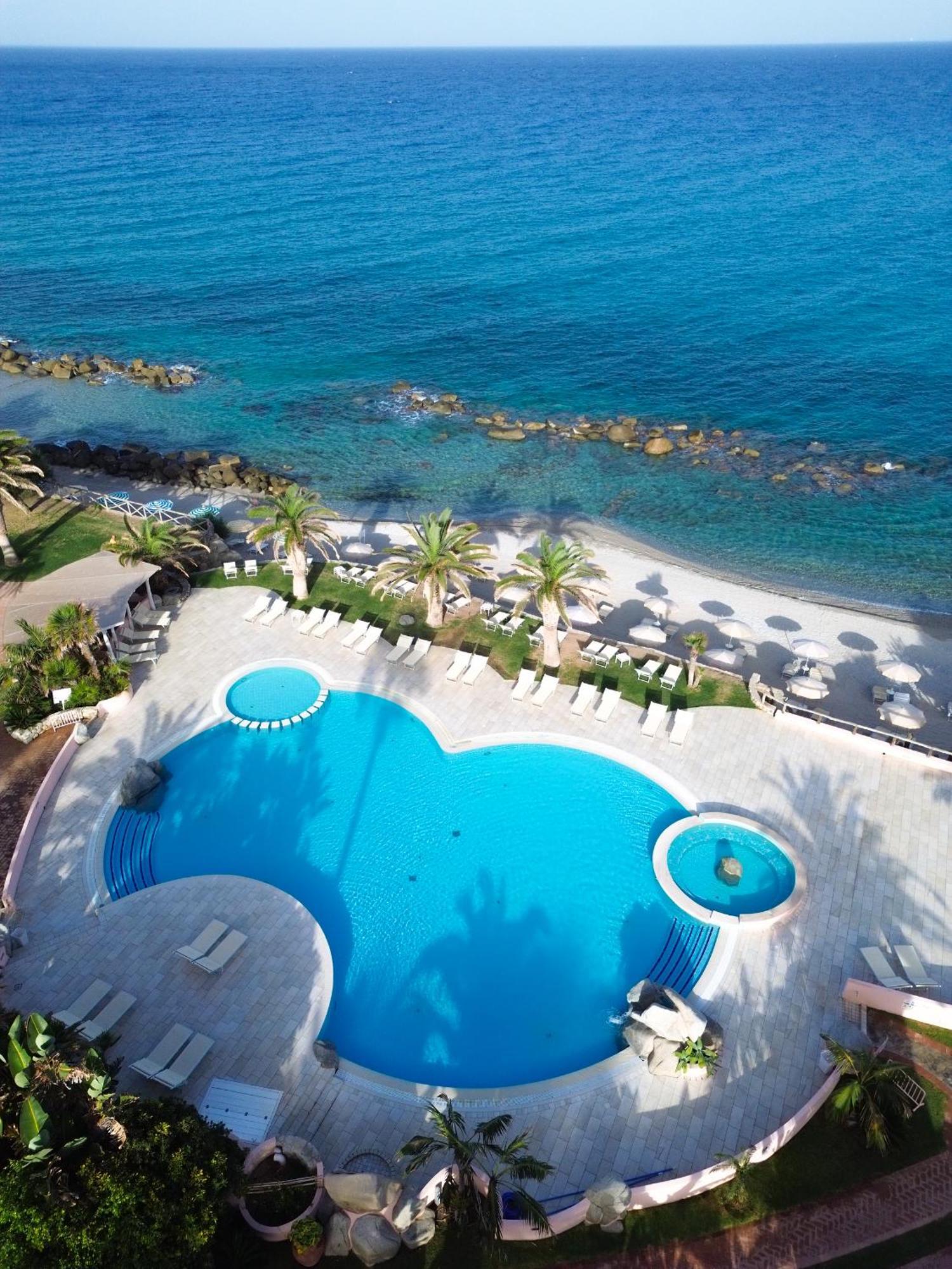 Hotel Villaggio Cala Di Volpe Capo Vaticano Kültér fotó