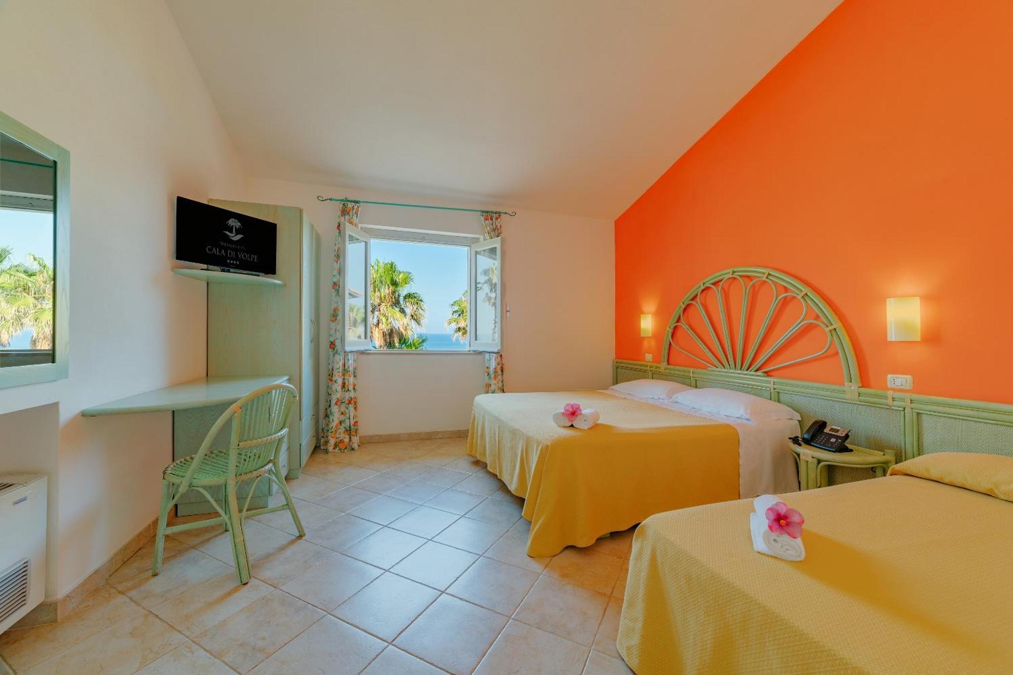 Hotel Villaggio Cala Di Volpe Capo Vaticano Kültér fotó