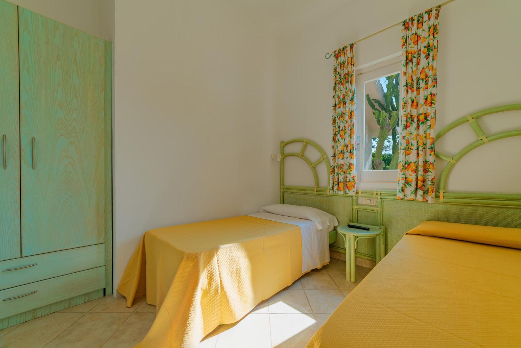Hotel Villaggio Cala Di Volpe Capo Vaticano Kültér fotó