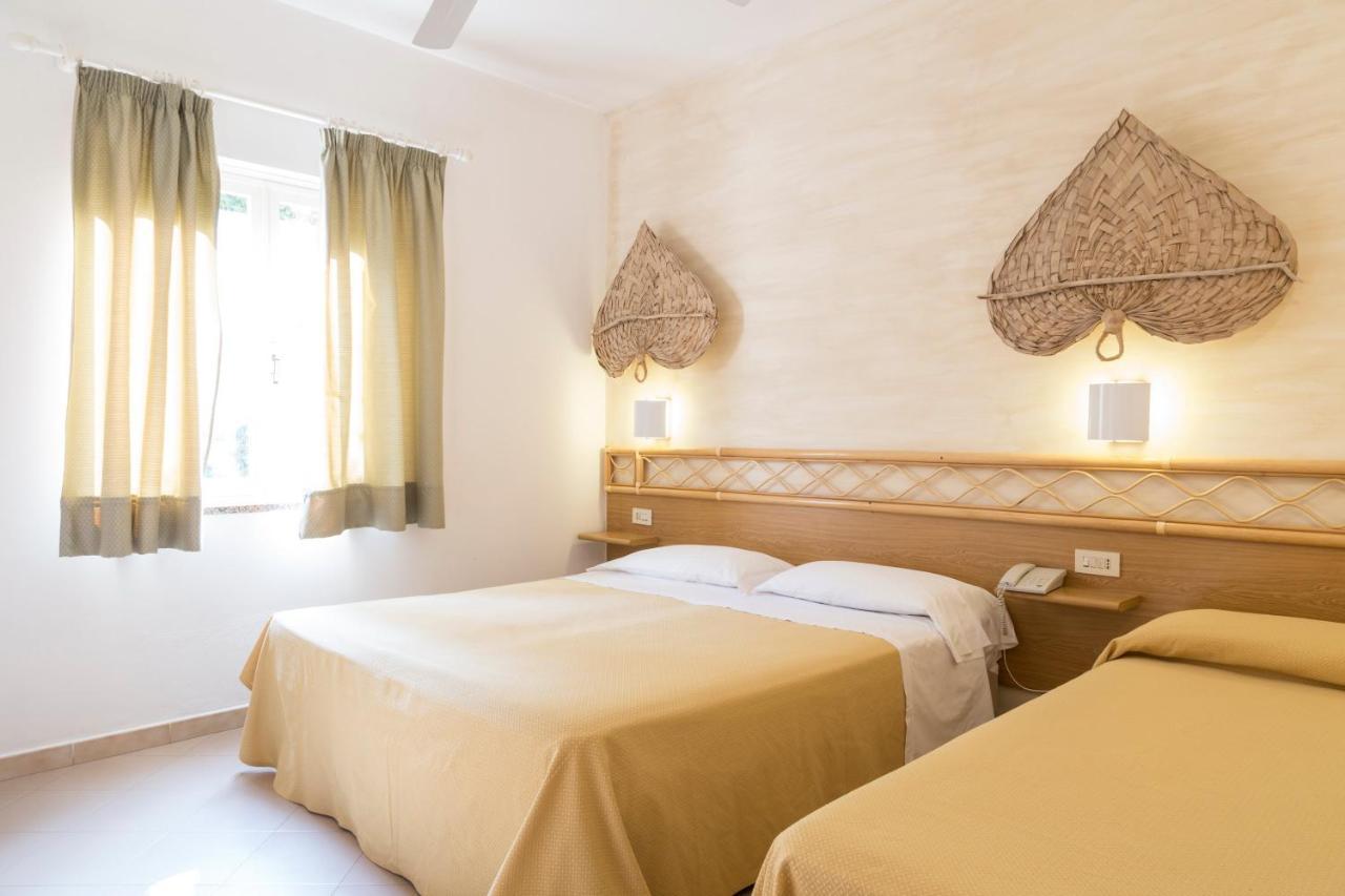 Hotel Villaggio Cala Di Volpe Capo Vaticano Kültér fotó