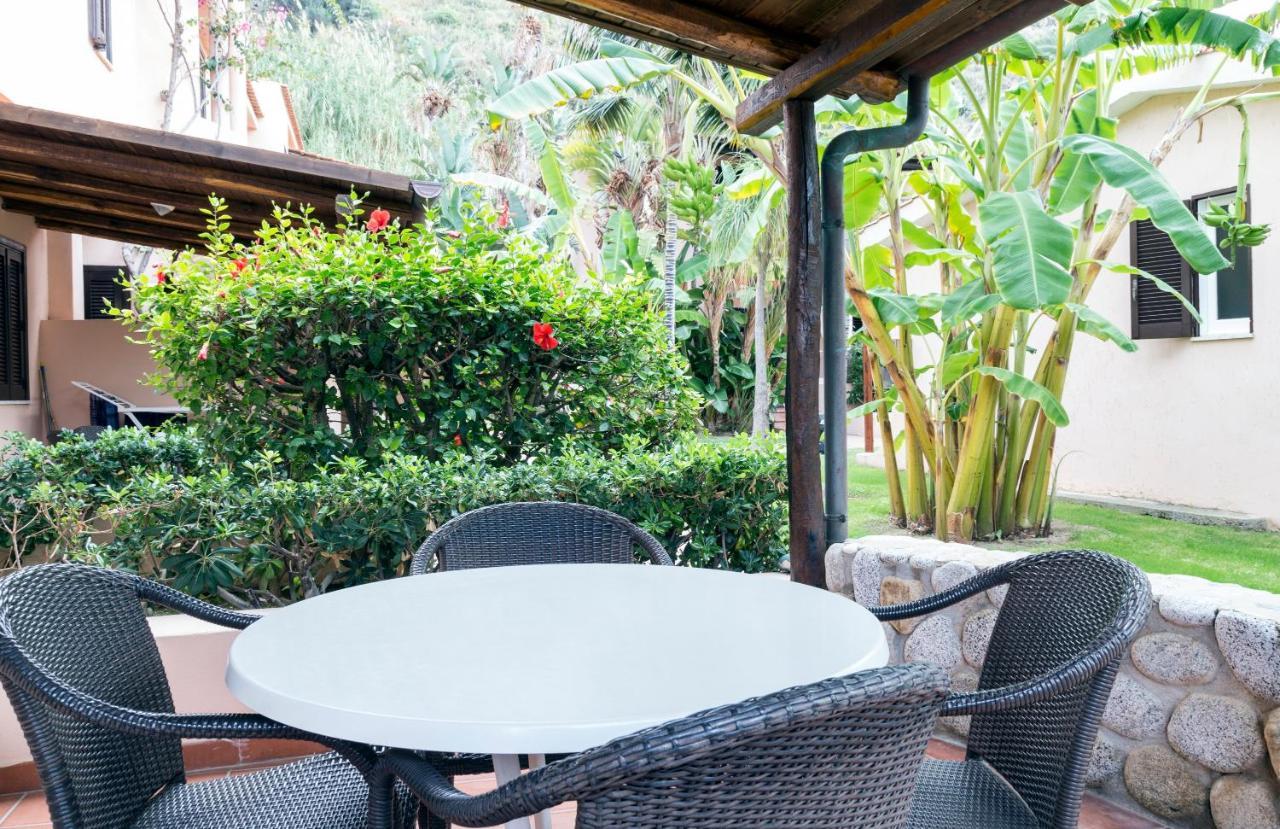Hotel Villaggio Cala Di Volpe Capo Vaticano Kültér fotó